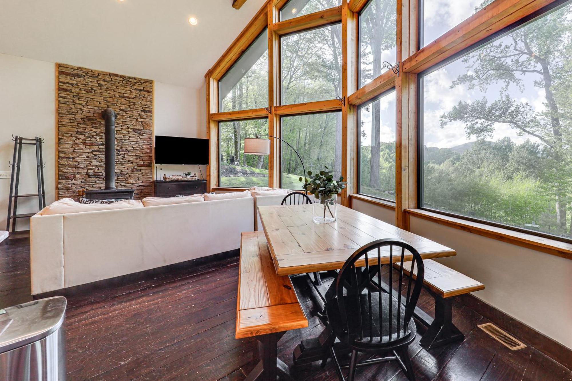 Luxe Appalachian Mountain Cabin With Hot Tub, Views Warrensville Luaran gambar