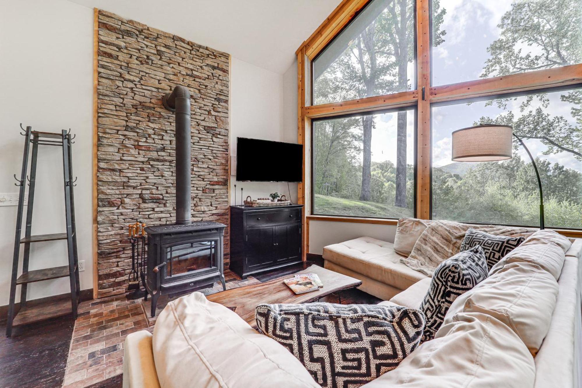 Luxe Appalachian Mountain Cabin With Hot Tub, Views Warrensville Luaran gambar