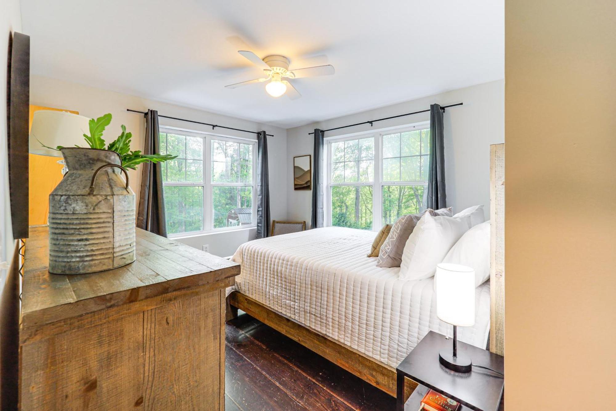 Luxe Appalachian Mountain Cabin With Hot Tub, Views Warrensville Luaran gambar