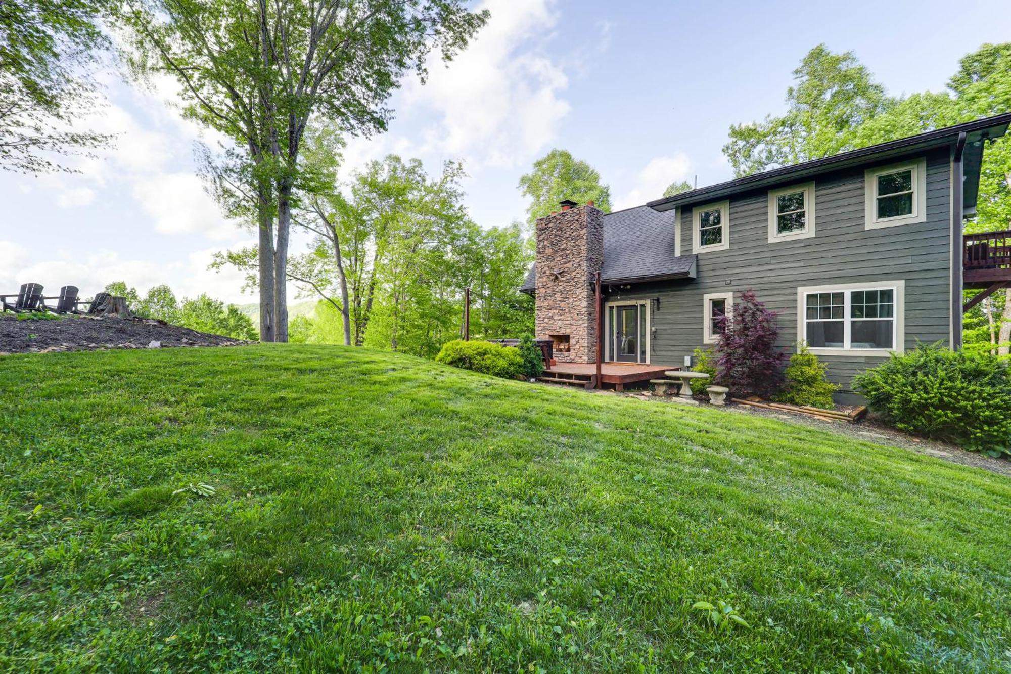 Luxe Appalachian Mountain Cabin With Hot Tub, Views Warrensville Luaran gambar