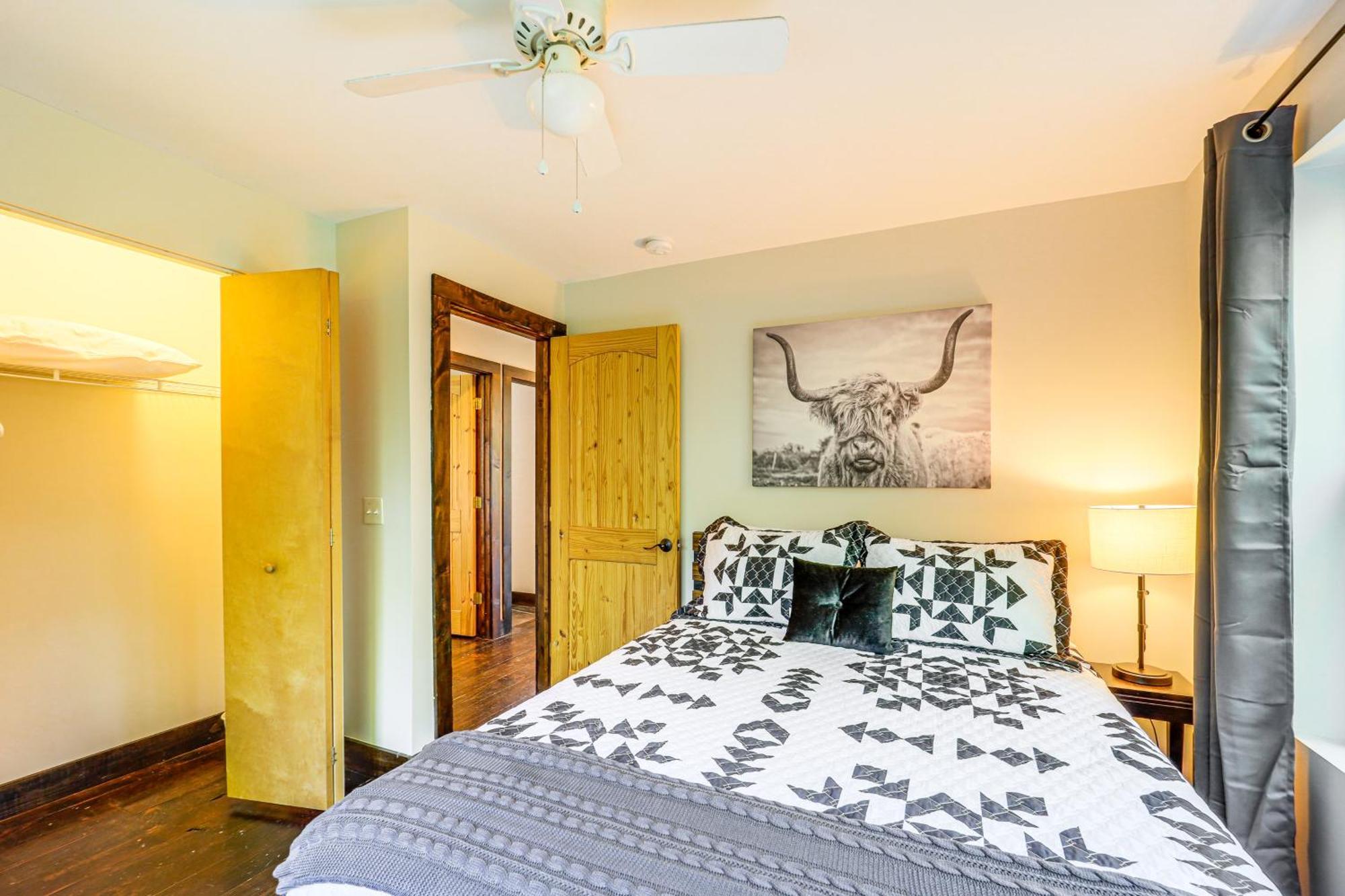 Luxe Appalachian Mountain Cabin With Hot Tub, Views Warrensville Luaran gambar