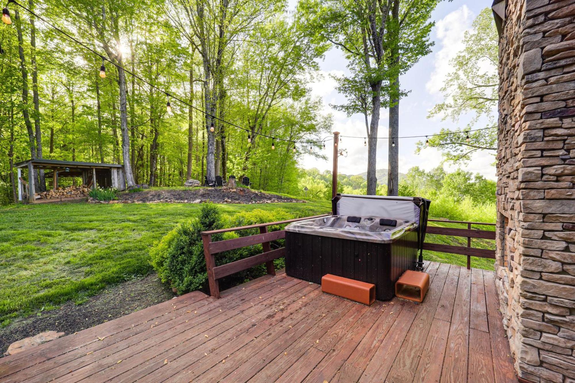 Luxe Appalachian Mountain Cabin With Hot Tub, Views Warrensville Luaran gambar